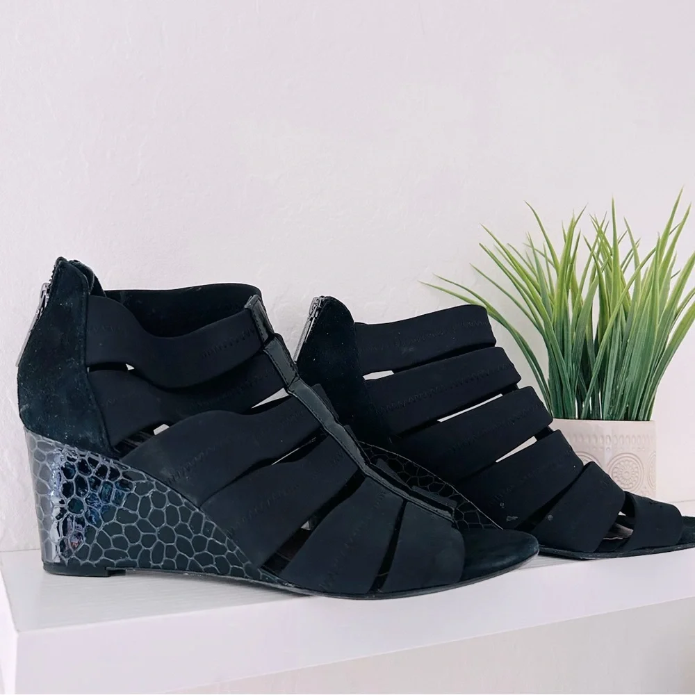 Donald J‎ Pliner Women’s Wedges Black Size 9.5